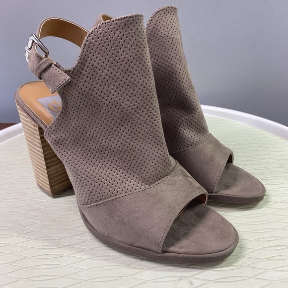 DV by Dolce Vita Women Baylan Sling Back Bootie Sandal Dress Shoe Taupe Sz.8 EUC - Picture 1 of 11
